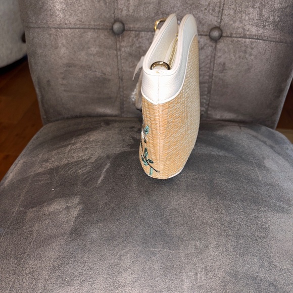 NWT Draper James Emma White Willow Embroidered Crossbody Handbag - Picture 3 of 8